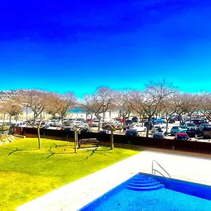 Beautiful 75m2 With View At The Beach, Pool, Parking Appartement Roses